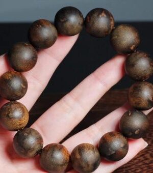 White Kynam Bracelets 16mm Beads Sinking